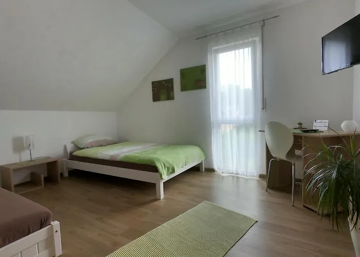 Moderne Ferienwohnung In Durmersheim 2 Zi, Naehe Rhein Und Messe Ka